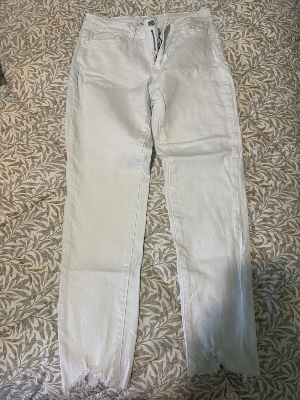 Women’s White Cropped Ankle Jeans